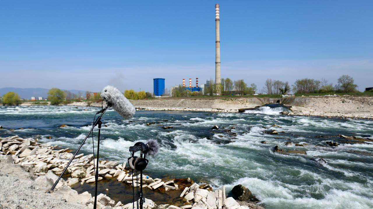 I'm pulling a chain on a pulley.